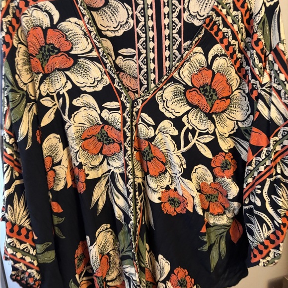 Nostalgia Black and Orange Floral Blouse - Picture 4 of 9